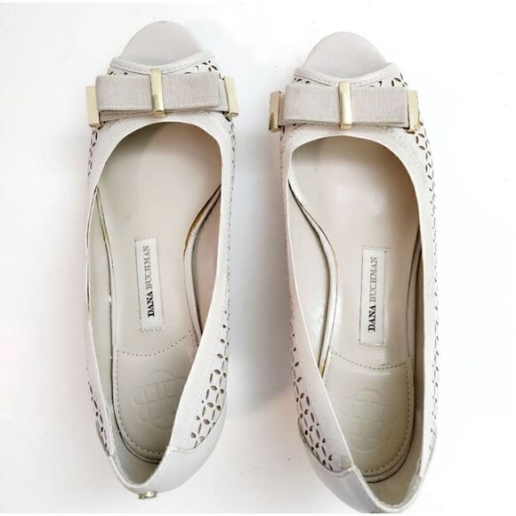 DANA BUCHMAN SHELLEY ICE PEEP TOE PUMP IN IVORY AND GOLD 7.5 M - Picture 7 of 12